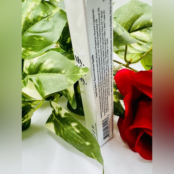 Roen Kiss My Liquid Lip Balm in Charlie - Picture 3 of 12